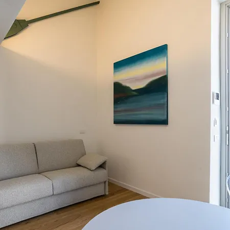 Le Dimore - Center - Boutique Near Lake, Train And Bus Stations Apartahotel 3*